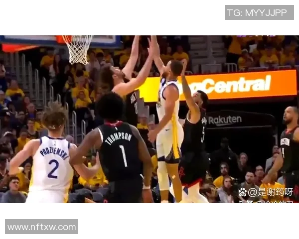 火箭勇士第三节精彩对决回顾展现球队拼搏精神与战术智慧